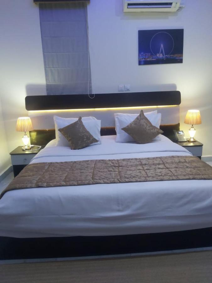 Apartment 79 Hotel & Suite Ikeja Buitenkant foto