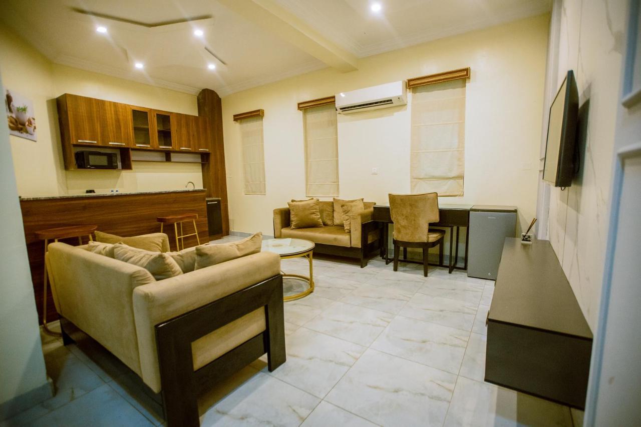 Apartment 79 Hotel & Suite Ikeja Buitenkant foto