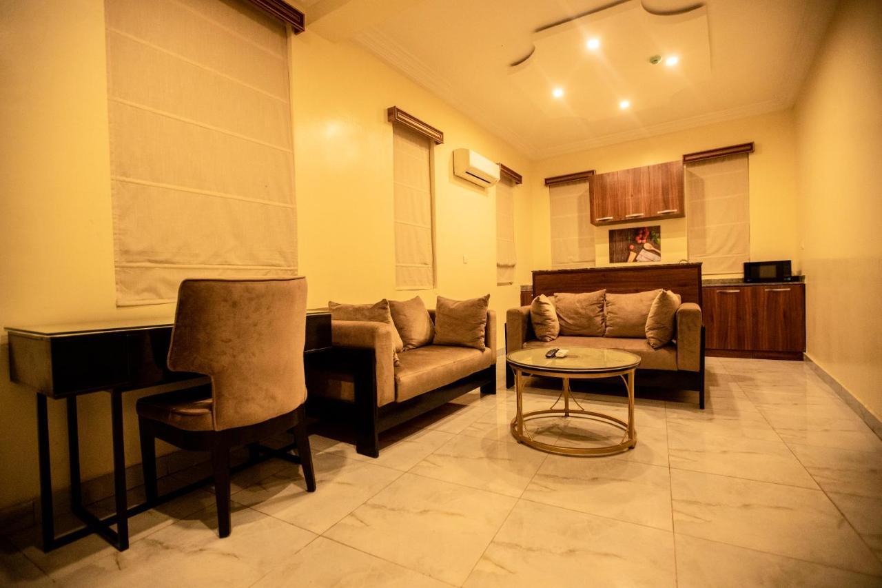 Apartment 79 Hotel & Suite Ikeja Buitenkant foto