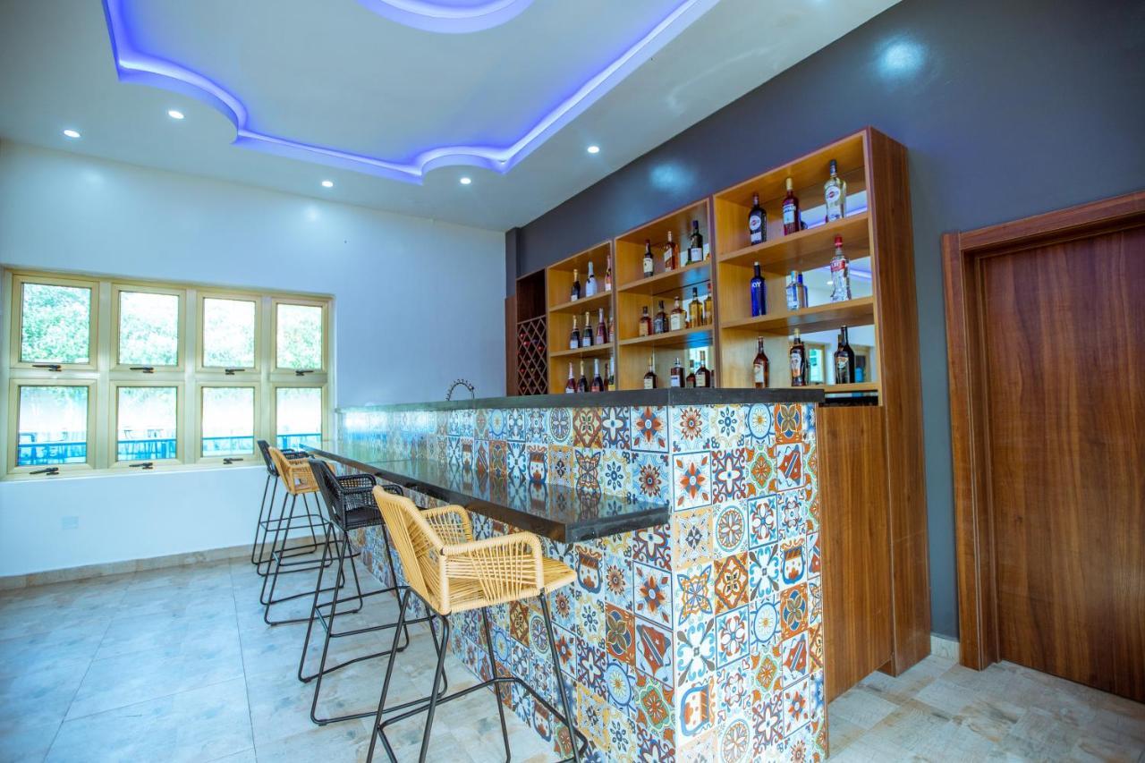 Apartment 79 Hotel & Suite Ikeja Buitenkant foto