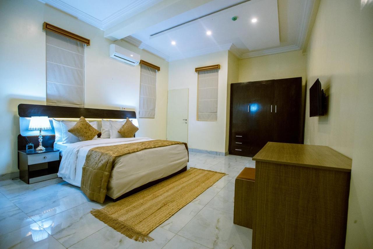 Apartment 79 Hotel & Suite Ikeja Buitenkant foto