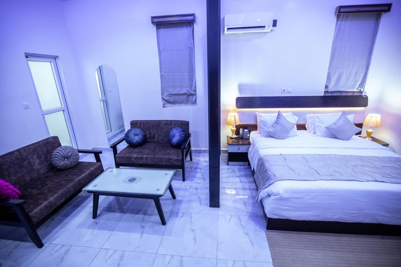 Apartment 79 Hotel & Suite Ikeja Buitenkant foto