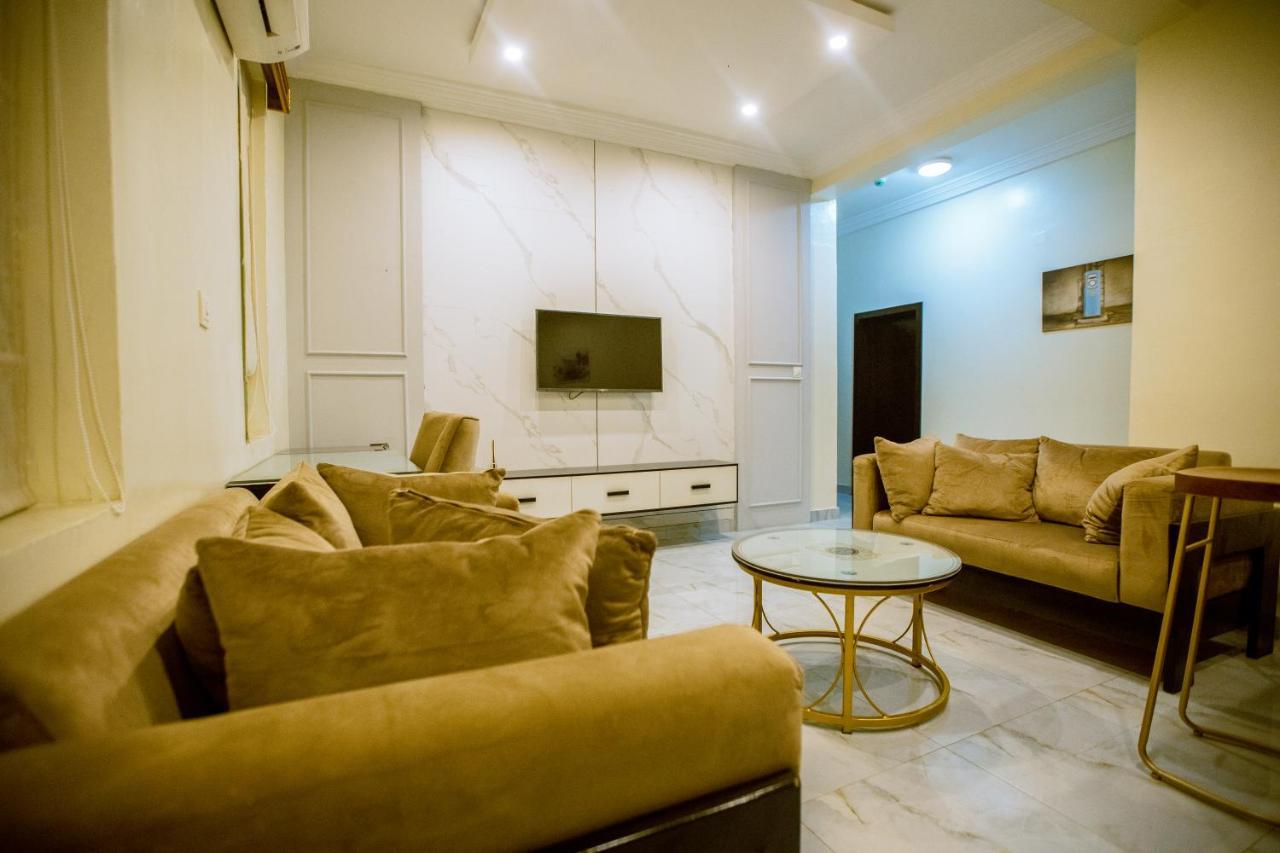 Apartment 79 Hotel & Suite Ikeja Buitenkant foto