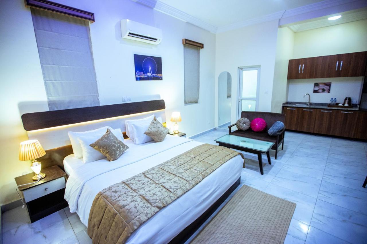 Apartment 79 Hotel & Suite Ikeja Buitenkant foto