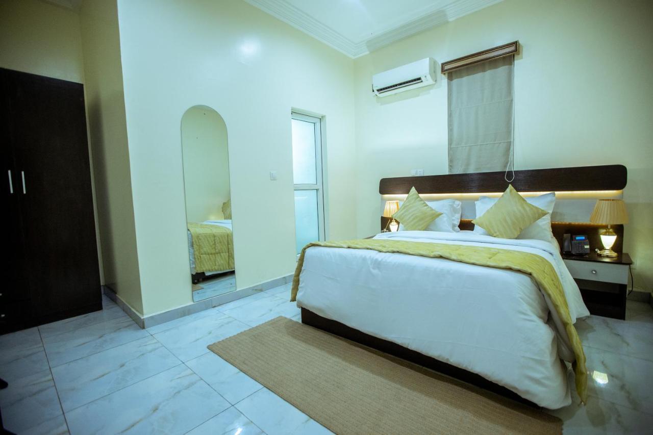 Apartment 79 Hotel & Suite Ikeja Buitenkant foto