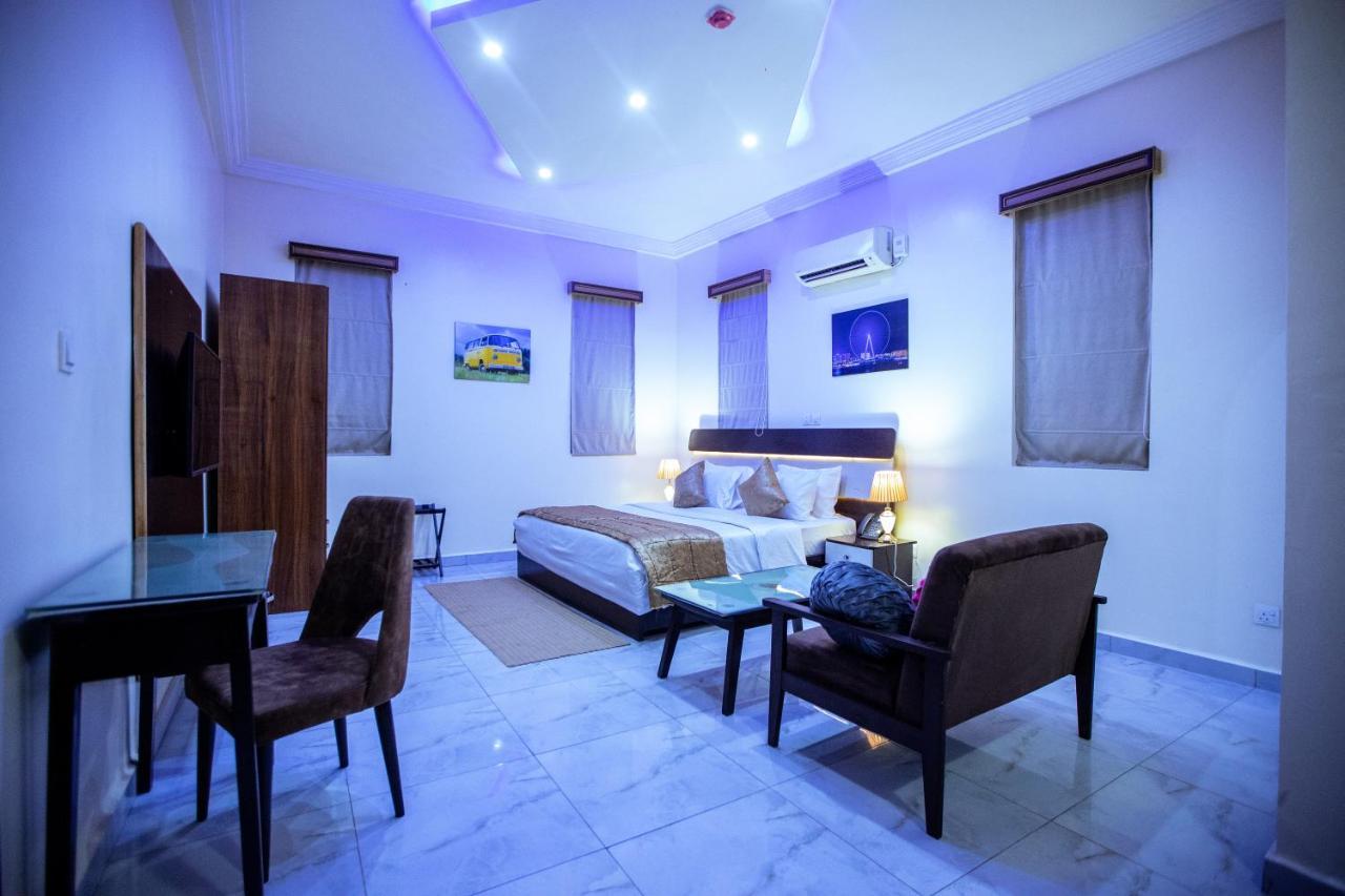 Apartment 79 Hotel & Suite Ikeja Buitenkant foto