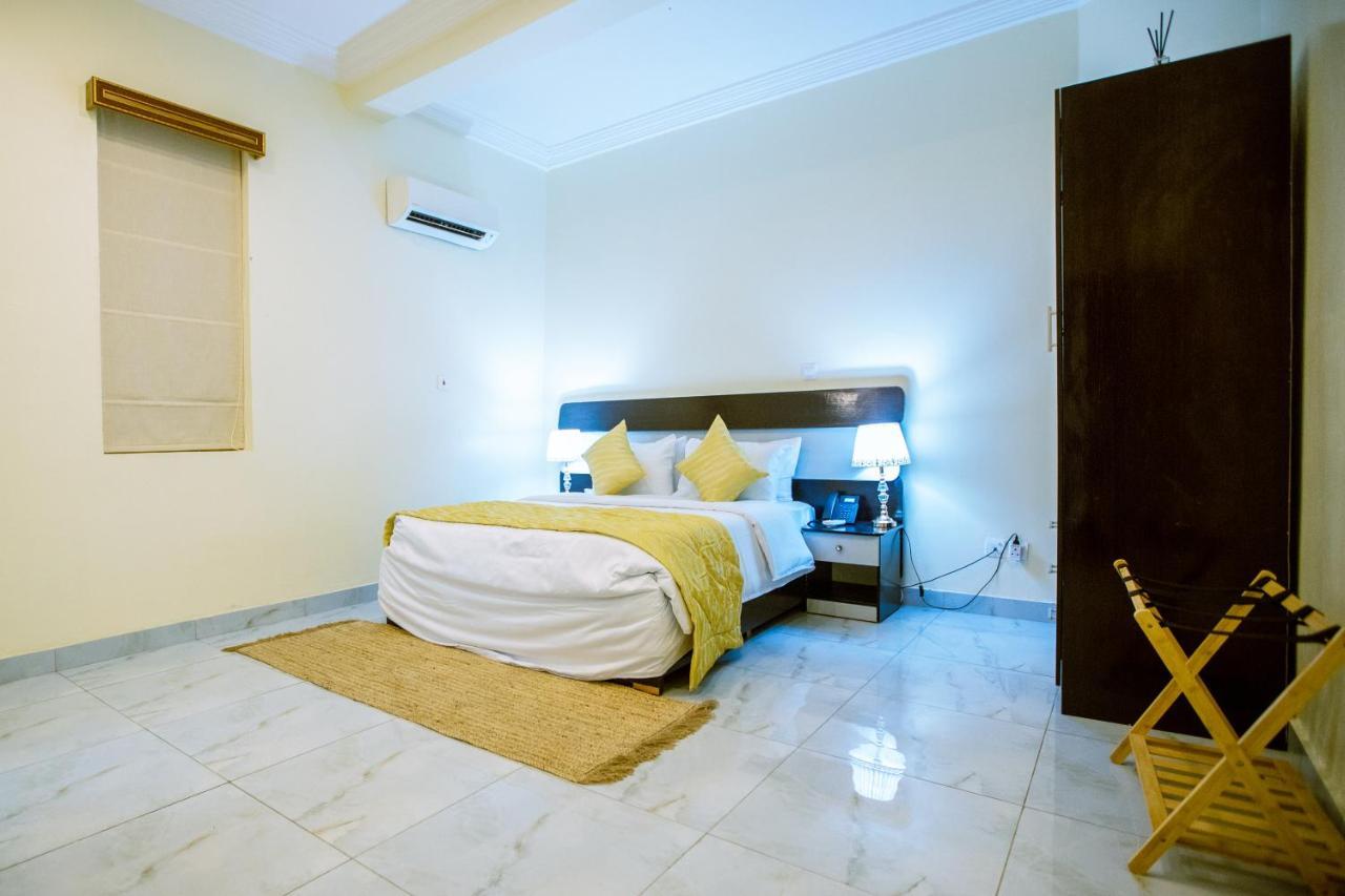 Apartment 79 Hotel & Suite Ikeja Buitenkant foto