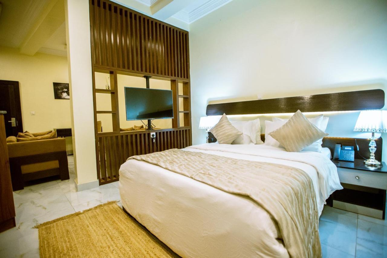 Apartment 79 Hotel & Suite Ikeja Buitenkant foto