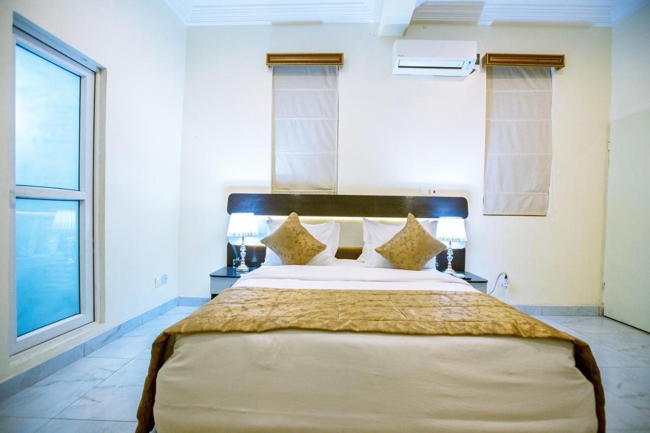 Apartment 79 Hotel & Suite Ikeja Buitenkant foto