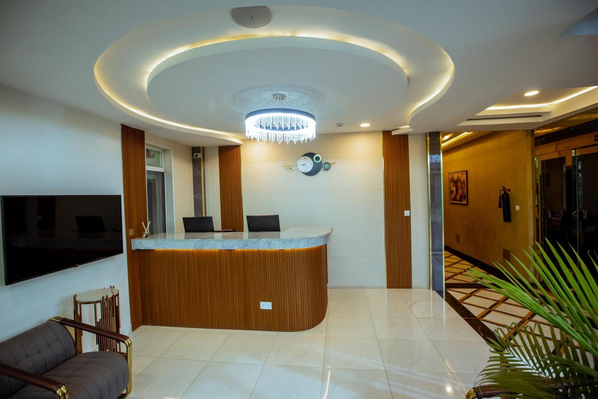 Apartment 79 Hotel & Suite Ikeja Buitenkant foto